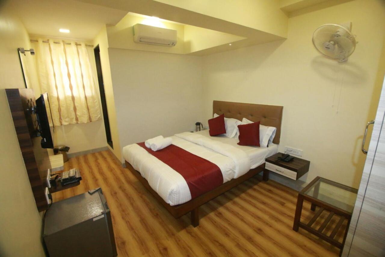 Hotel Alfa International Near Nanavati Hospital Mumbai Near Airport Mumbai Near Juhu Beach Kültér fotó